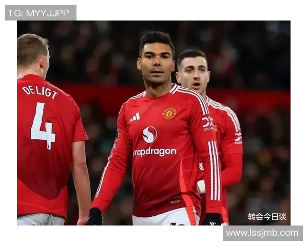 美国足球明星加盟曼联引发全球关注与期待的热潮