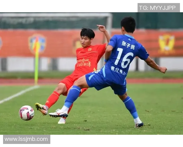 足球明星亲历蹴鞠魅力重现传统体育文化的传承与创新