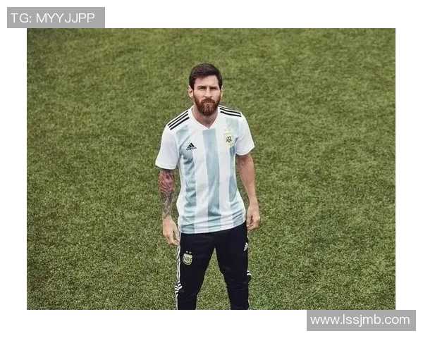 足球明星短袖造型大赏尽显运动魅力与时尚风范的精彩瞬间 足球明星短袖造型大赏尽显运动魅力与时尚风范的精彩瞬间